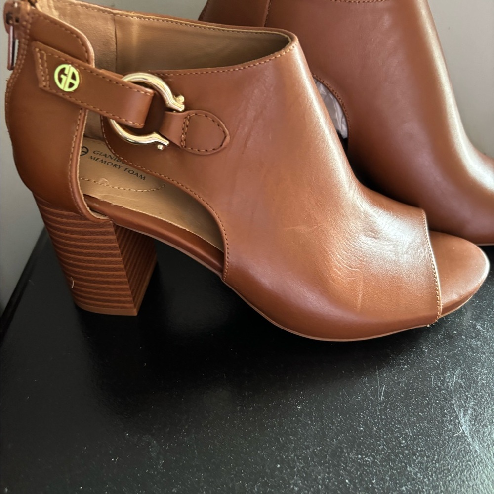 Giani Bernini Brown Leather Slingback Heels